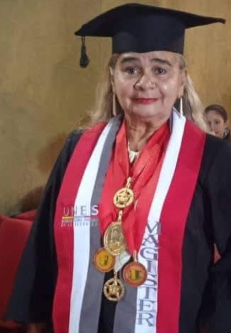 Abg. Adelaida Victoria Mata de Pérez, Magíster